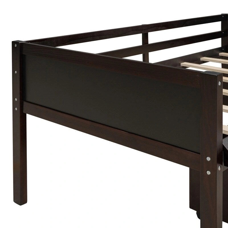 Niedriges Hochbett mit Rutsche, Twin-Hochbett mit Aufbewahrungsboxen, Holzrahmen für niedriges Twin-Hochbett mit Kletterleiter und Kreidetafel